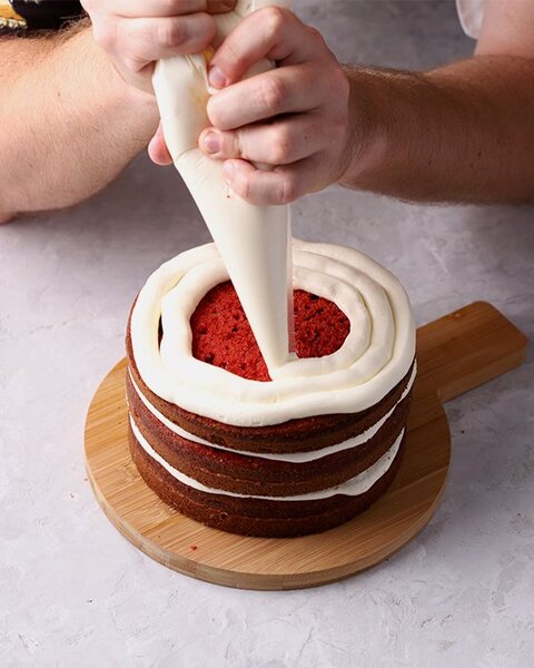 Невероятно простой и элегантный торт «Красный бархат»