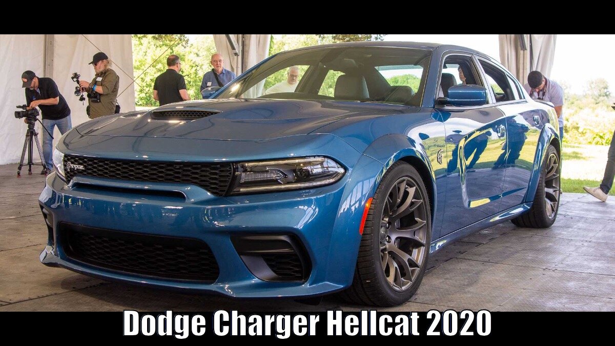 Dodge Charger Hellcat 2020 на презентации