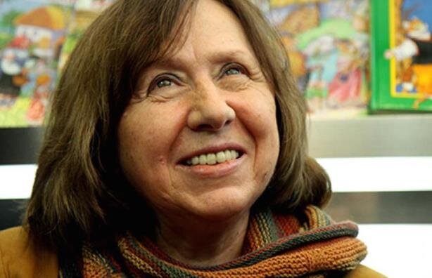 Светлана Алексиевич, род. 31 мая 1948 года, Станислав, Украинская ССР,  писательница, белорусская журналистка, сценарист документальных фильмов. Первый белорусский и шестой русскоязычный лауреат Нобелевской премии по литературе (2015 год) с формулировкой «за её многоголосное творчество — памятник страданию и мужеству в наше время».