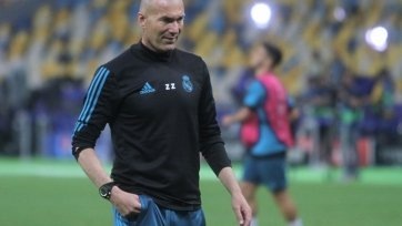 Фото: realmadrid.comКак утверждает Sport.es, данное решение может обойтись мадридцам в 80 млн евро. Источник сообщается, что заработная плата француза составляет 13 млн год в год, а контракт рассчитан до лета 2022 года. При возможном увольнении Зидана «галактикос» придется рассчитаться с тренером по всему контракту, а также добавить еще и компенсацию.
