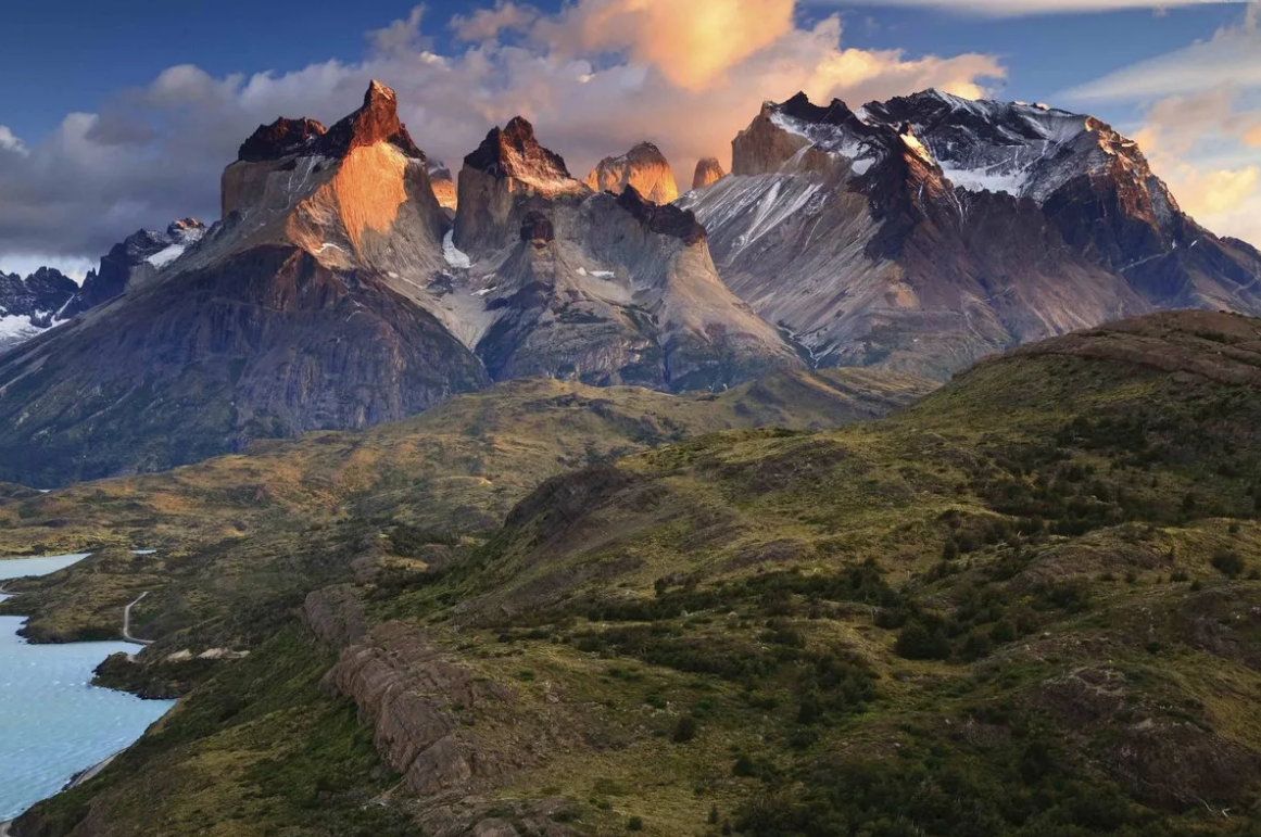 Длиннейшая в мире горная цепь. Торрес дель Пайне. Торрес дель Пайне Патагония национальный парк. Северная Патагония Аргентина. Патагония горы Аргентина.