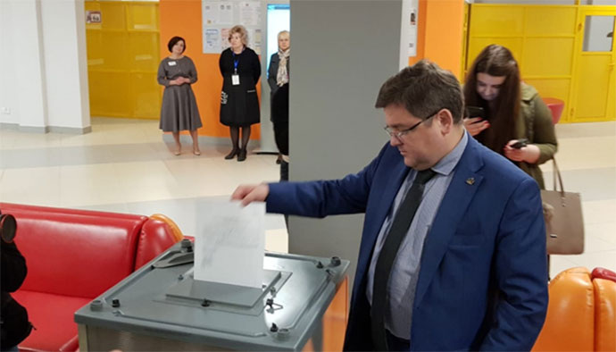 На избирательных участках Екатеринбурга всё готово для проведения опроса.
