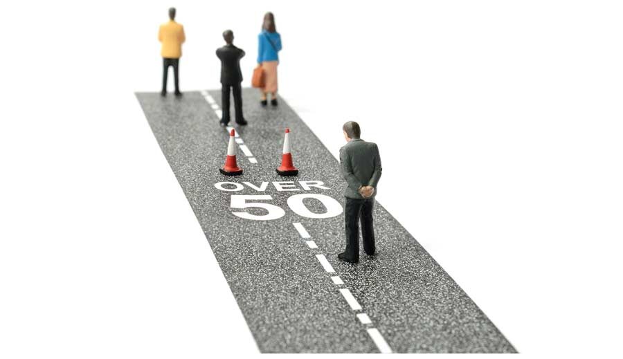 Кому мешают 50-летнии?