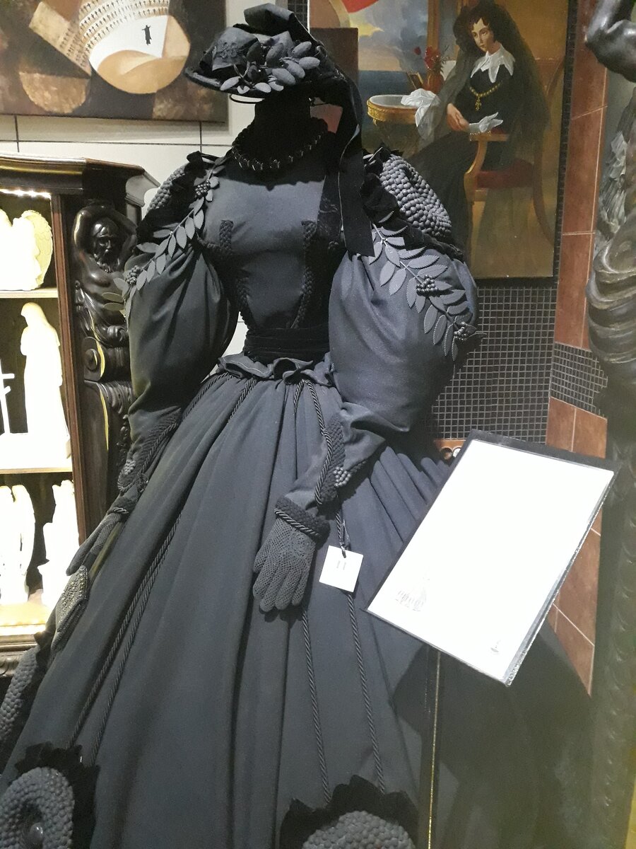 Траурное платье 19 век