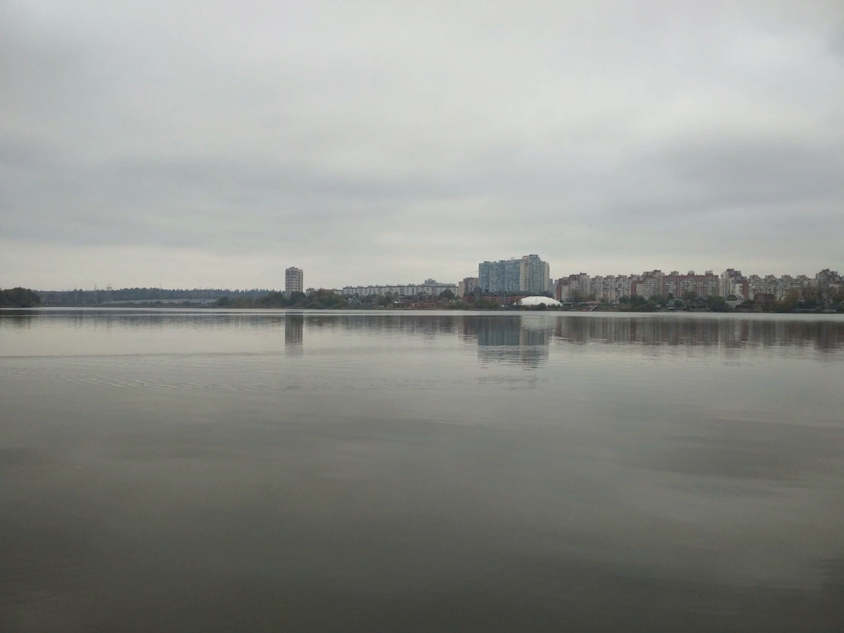 Вот такое озеро в черте города приносит такие непередаваемые впечатления