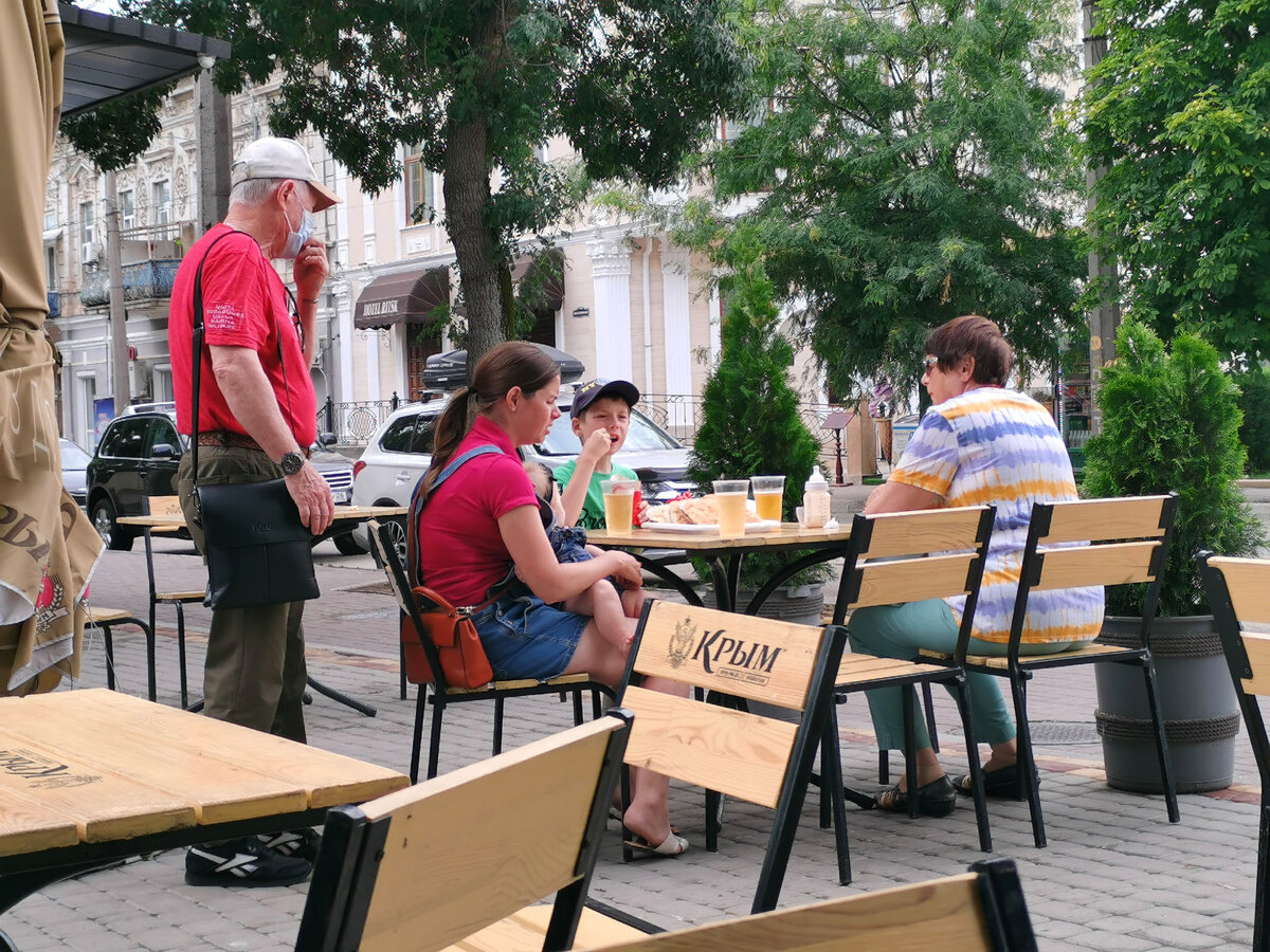 Сейчас одними масками не обойтись. Все фото - автора