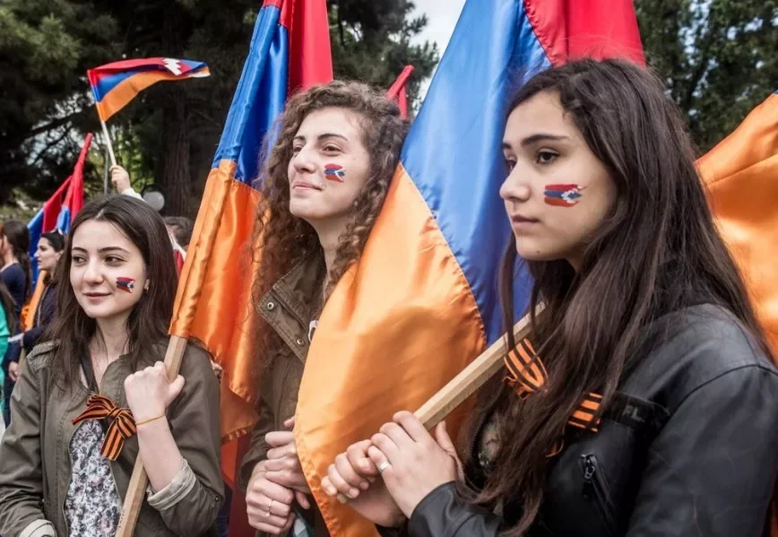 Армяне хороший народ. Девочки Нагорного Карабаха. Карабахские девушки. Армения люди внешность. Карабахские армяне.