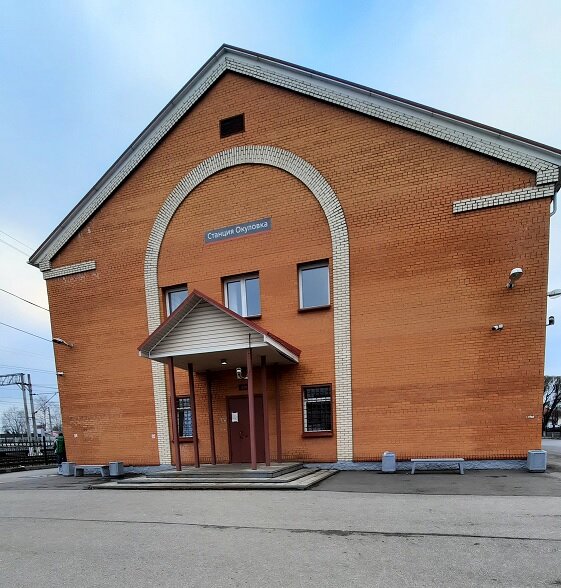 Железнодорожный вокзал Окуловка.

