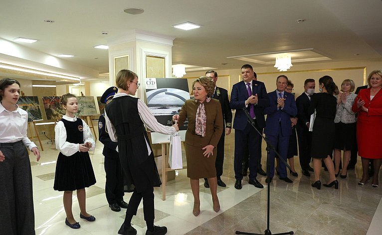 Рисунок школьницы из Тверской области стал лучшим на конкурсе Совфеда