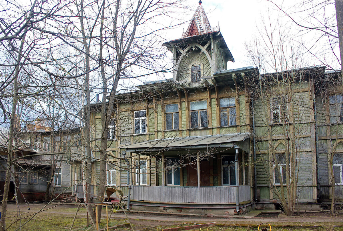 Под Петербургом сгорел Дом Максимова. 13 лет запустения памятника  архитектуры федерального значения как логичный итог жизни дома | Олег  Еверзов | Дзен