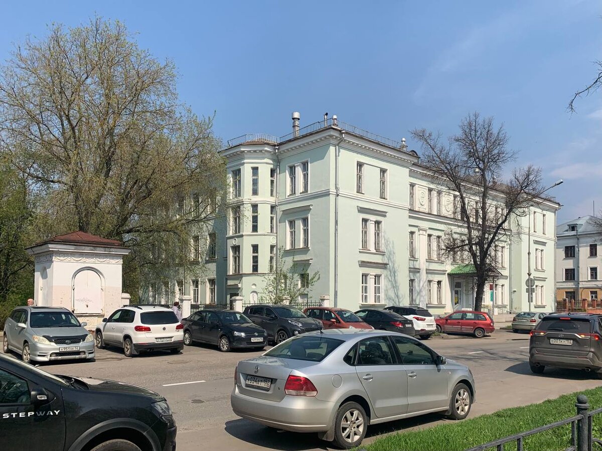 Чем только не была старая поликлиника, сейчас там управление социальной защиты