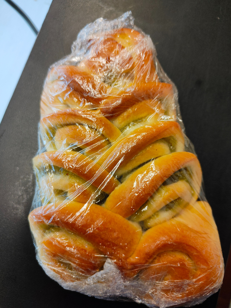 Вот она, вкуснючая плетёнка с джемом