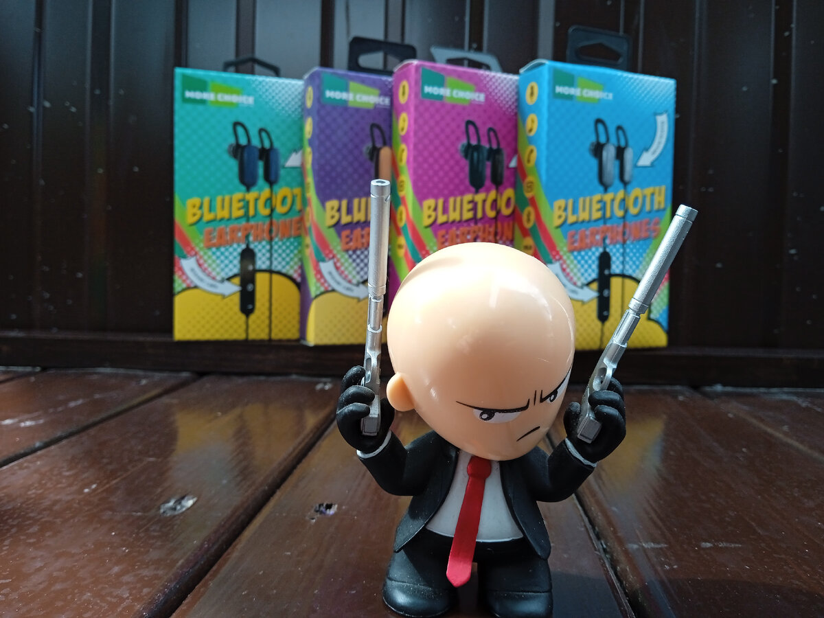 Фотосессия лысого чувака на Редми серии А