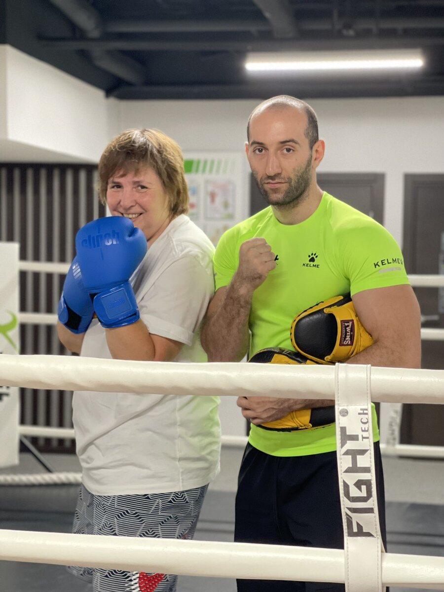 ИНК тренируется боксу в фитнес-клубе волгограда X-fit.