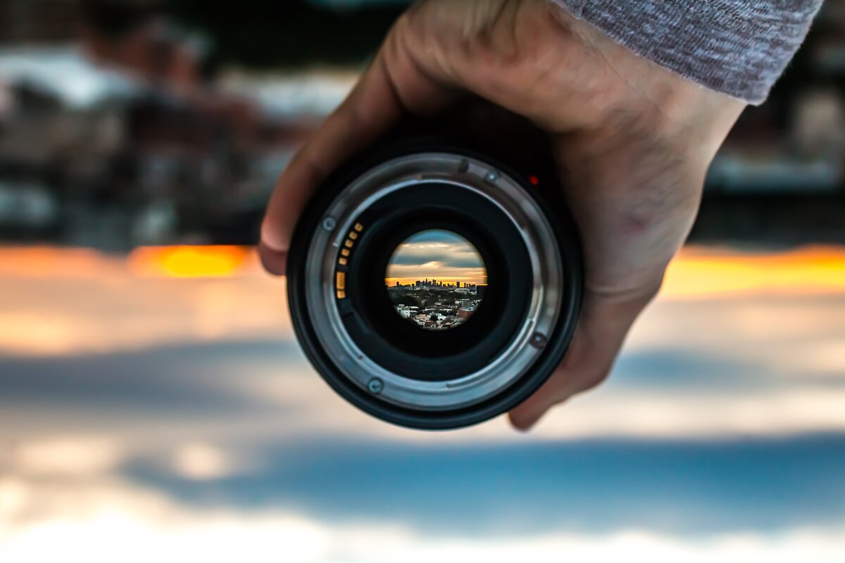 https://unsplash.com/@devintavery