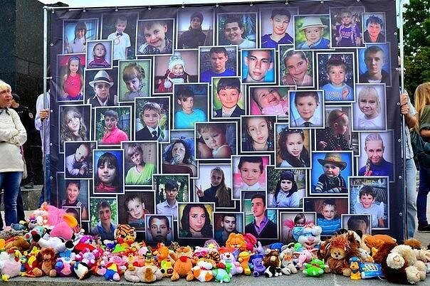 Аллее Ангелов: Русские дети Донбасса, убитые киевским режимом переворота.