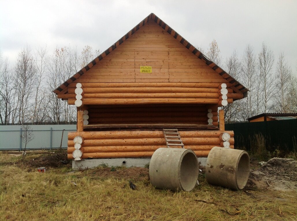 Деревянная баня из бревна 6х8 с террасой в чашу | МОСКВА.СРУБ - Дома и Бани  из бревна ручной рубки с доставкой по России | Дзен