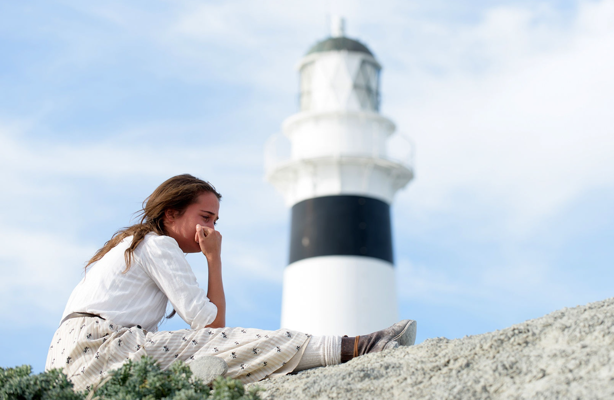 Свет в океане 2016. The Light between Oceans (2016). Свет в окне фильм 2016. Свет в океане. Ока свет.