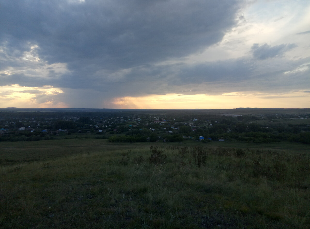 Вид с горы на деревню.