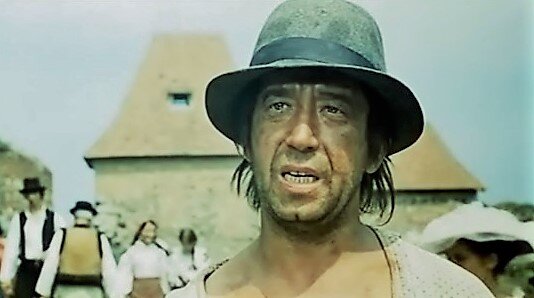 Борислав Брондуков в фильме "Табор уходит в небо"