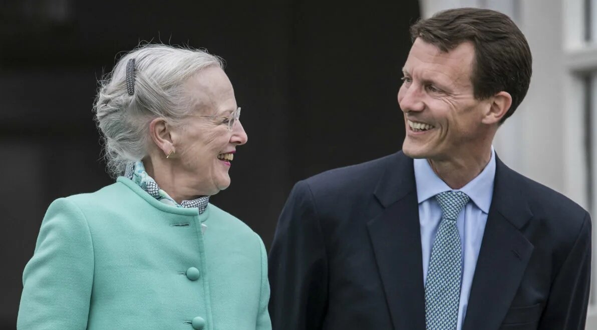 Королева Маргрете с младшим сыном Йоакимом