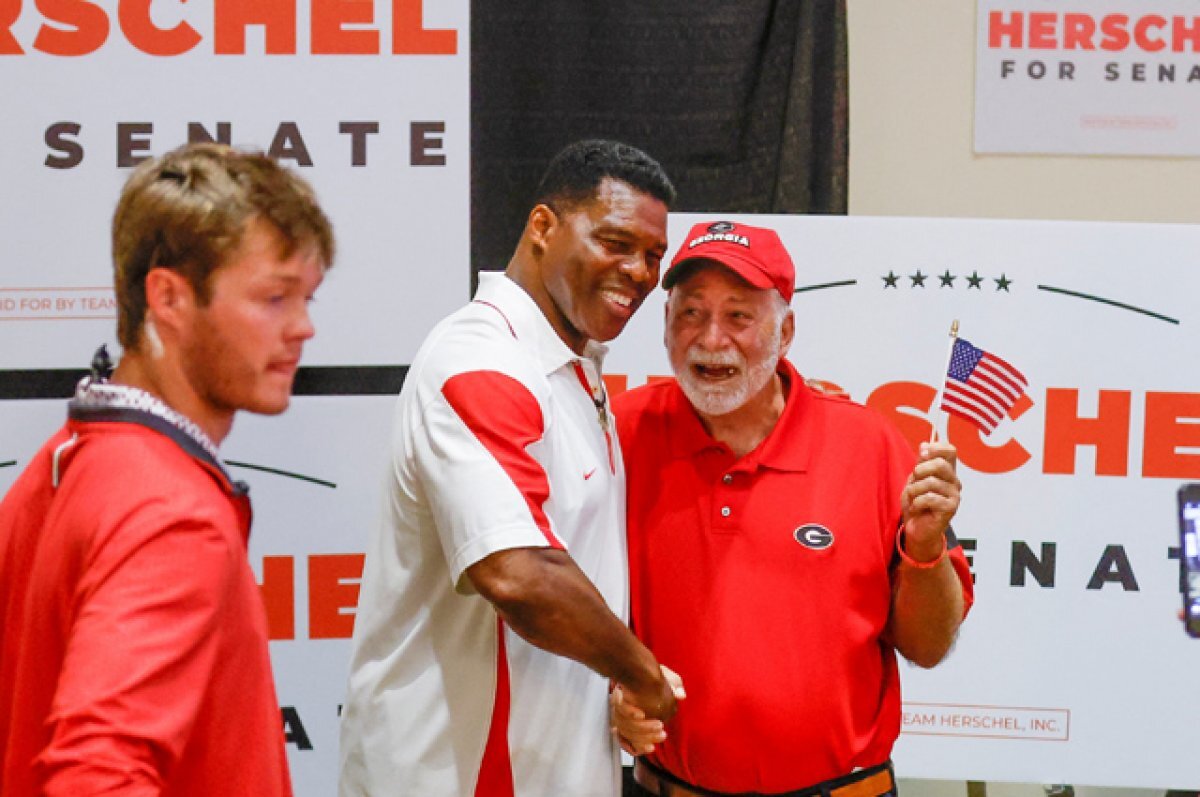    Кандидат от республиканцев Хершель Уокер.