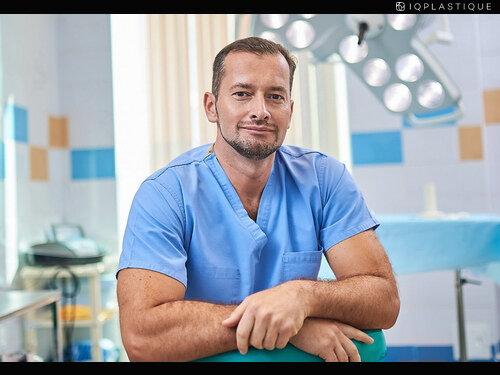 Майский Иван Алексеевич - ведущий пластический хирург клиники IQPLASTIQUE. Стаж работы 20 лет.  