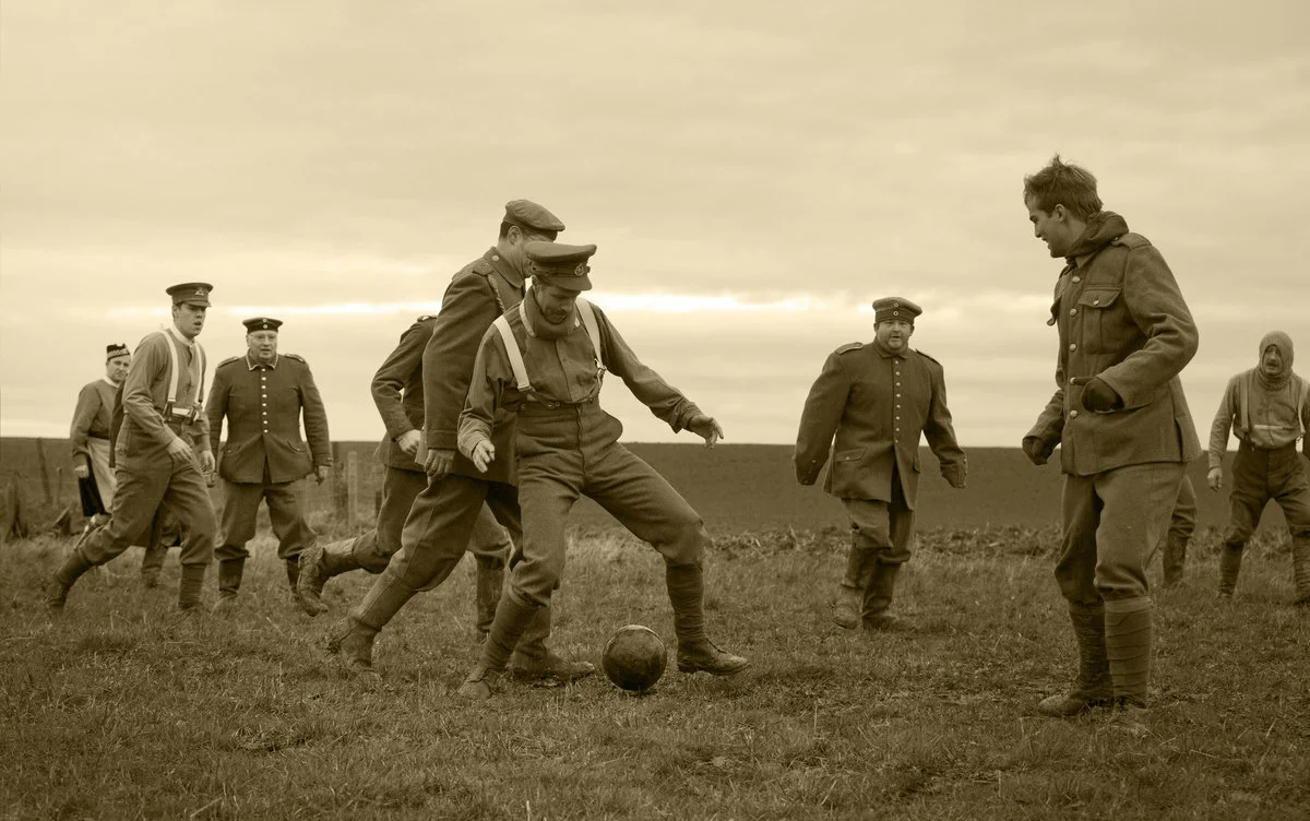 Рождественское перемирие 1914 года. Рождественское перемирие 1914 футбол. Рождественское братание 1914. Рождественское перемирие 1914 на Восточном фронте.