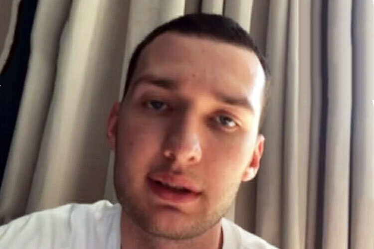   Блогер Алистаров уверен, что Зыгмунтовичь на самом деле вышел на публику в первую очередь не для того, чтобы помочь вкладчикам, а, естественно, чтобы помочь себе Фото: скриншот видео