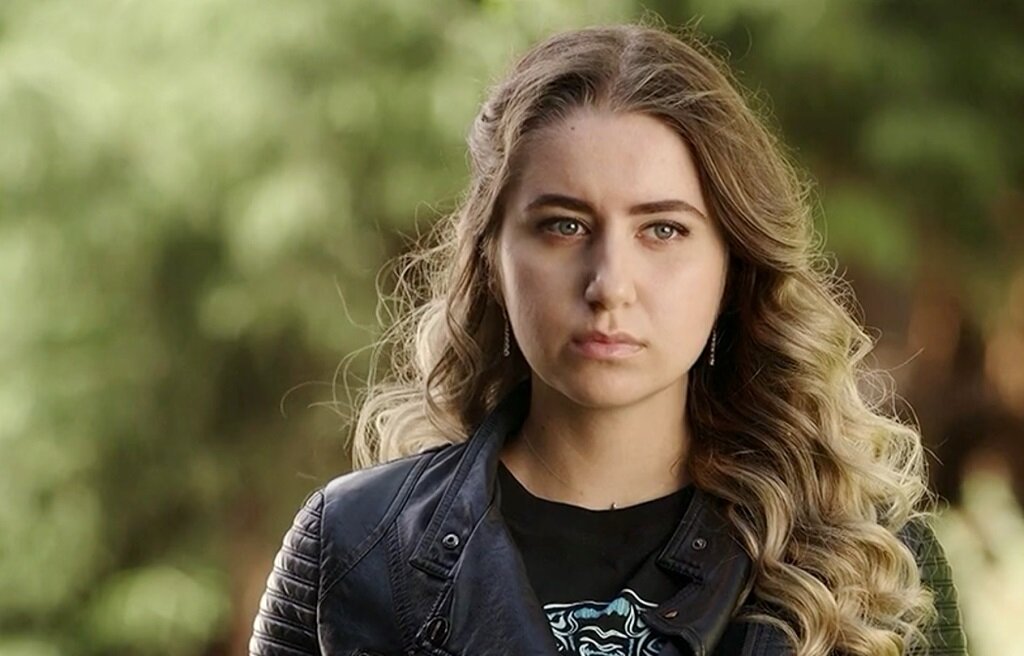    Злата, дочь Анны Ковальчук, в сериале «Тайны следствия-20». Фото: кадр из фильма