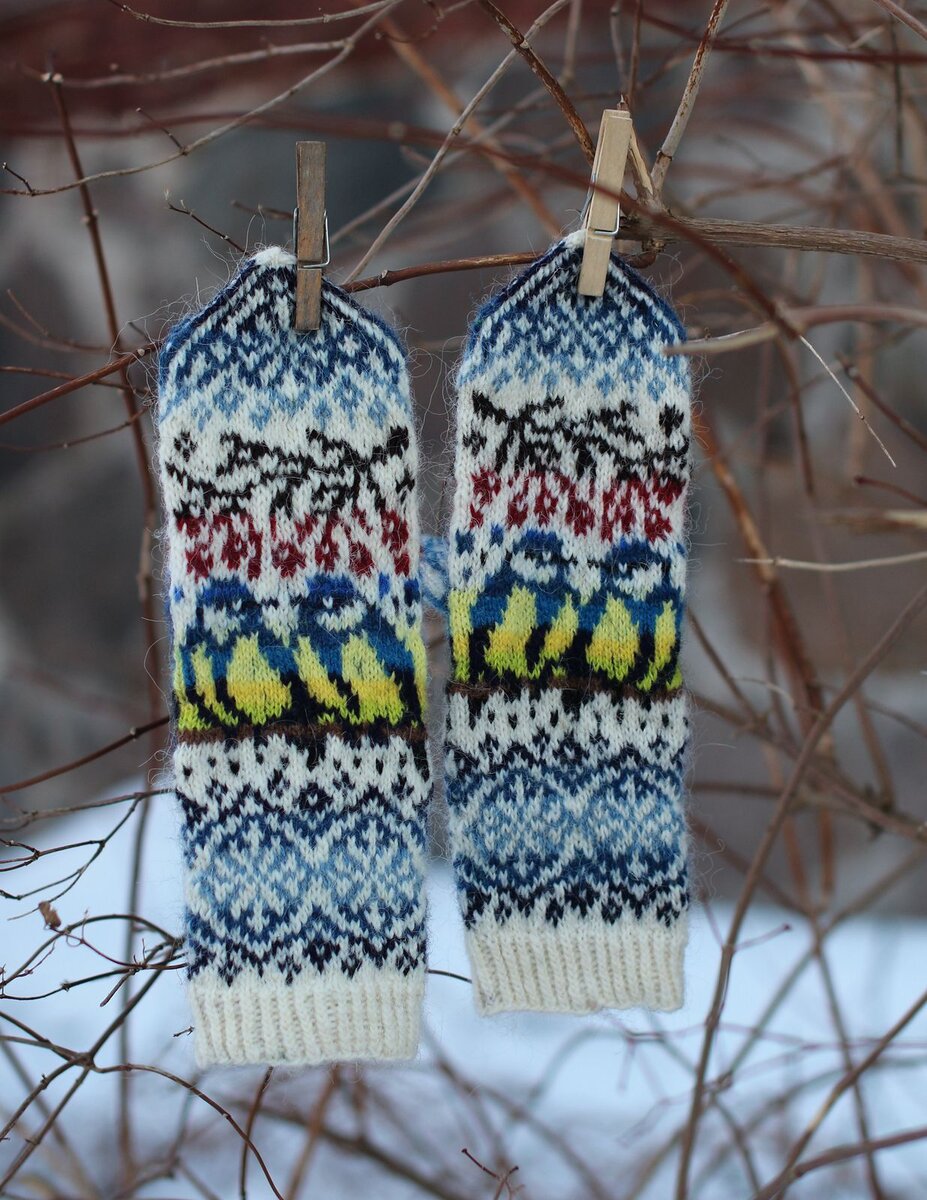 Варежки с орнаментом. Варежки Fair Isle Knitting patterns. Жаккардовые варежки Натальи Моревой. Наталья Морева варежки. Наталья Морева жаккардовое вязание рукавиц.