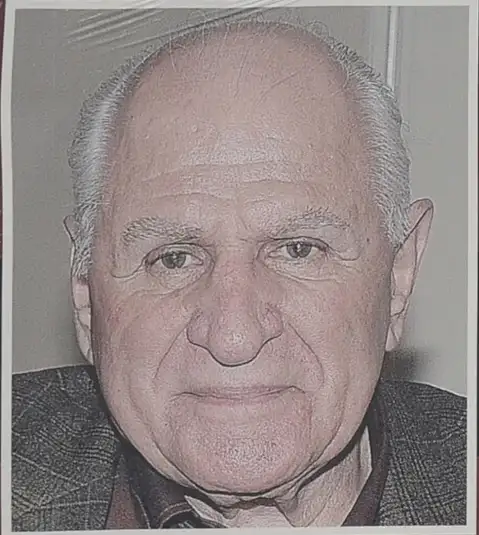 Дед Натана, Джон Чакалос