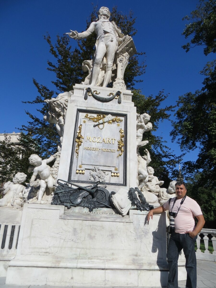 Памятник Моцарту в Вене. Фото: Игорь Мартынов.