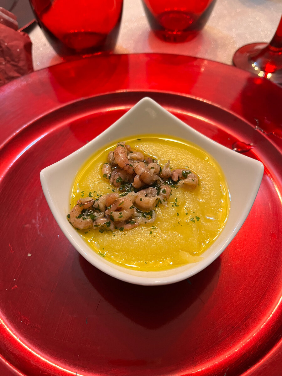  Оказывается, отличий достаточно много, но самый главный принцип итальянского застолья ещё и позволяет не наедаться достаточно много, об этом подробно рассказал мне мой парень.-4