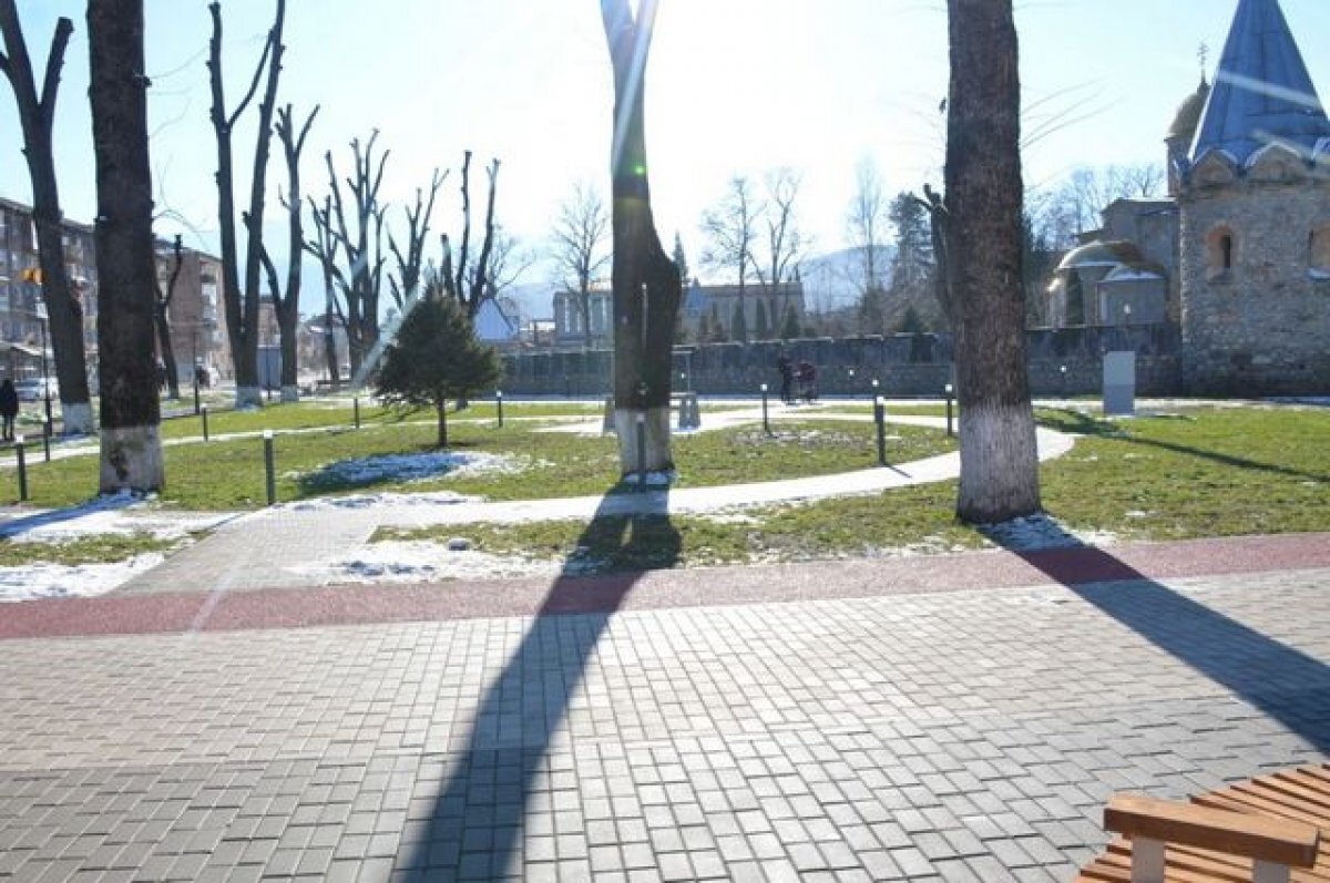    Новый парк с традиционными осетинскими башнями открыли в Алагире