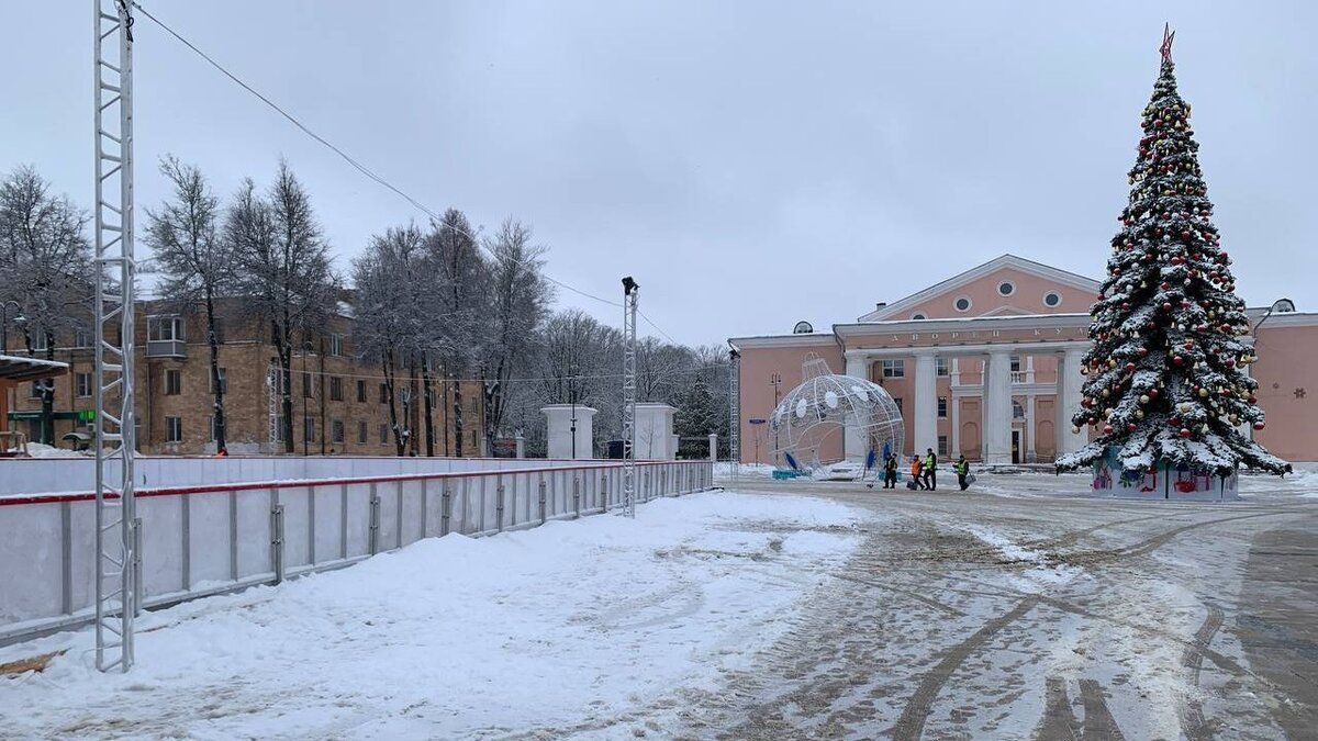 Открытый каток появится в городе Щёкино на главной площади | Вести Тула |  Дзен