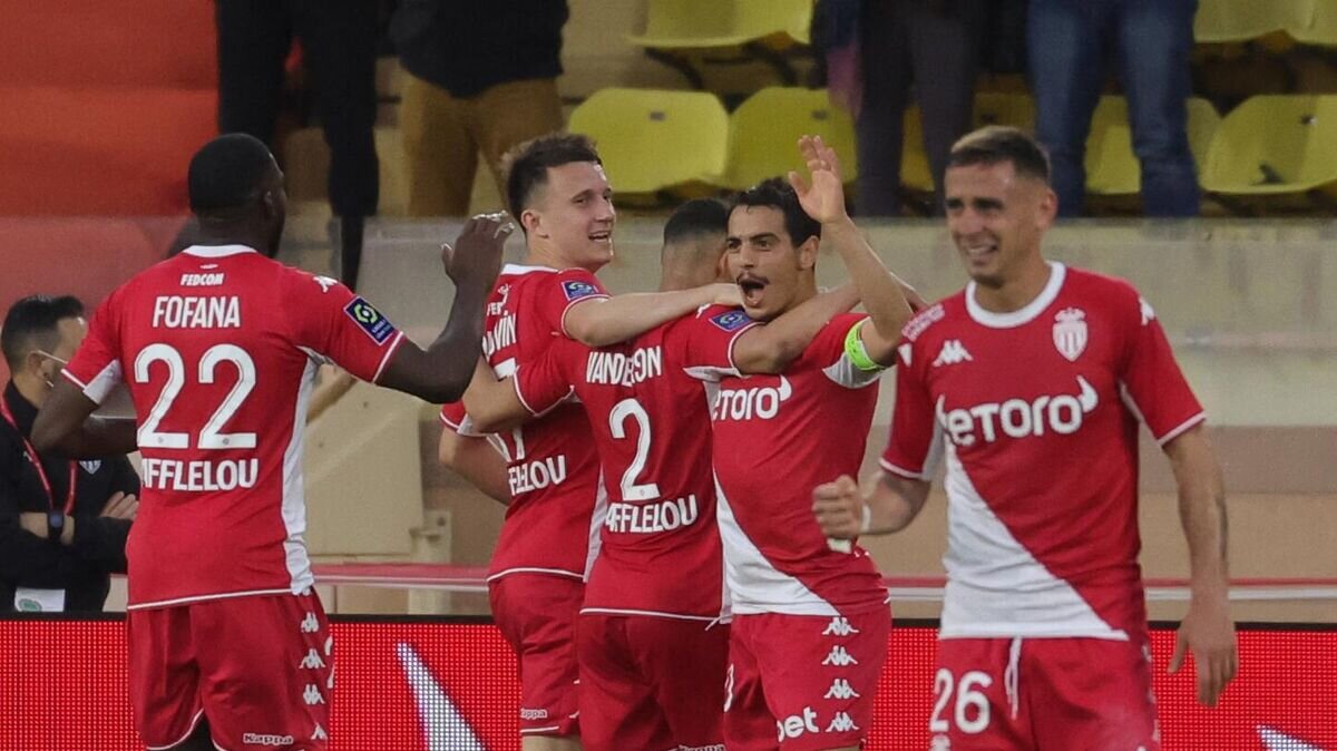    Футболисты "Монако"© AFP 2022 / VALERY HACHE
