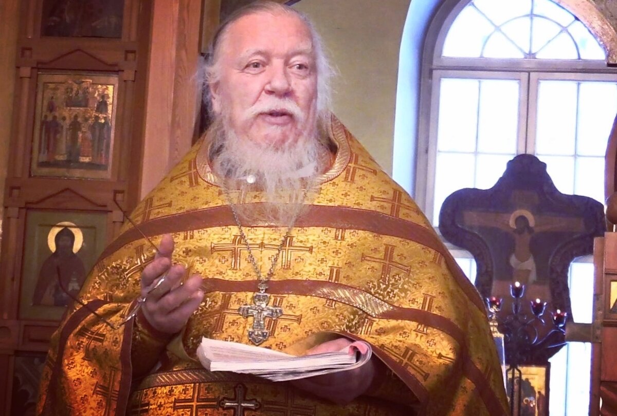 Димитрий Смирнов (07.03.1951 — 21.10.2020 гг.) — протоиерей, церковный и общественный деятель, проповедник, миссионер.