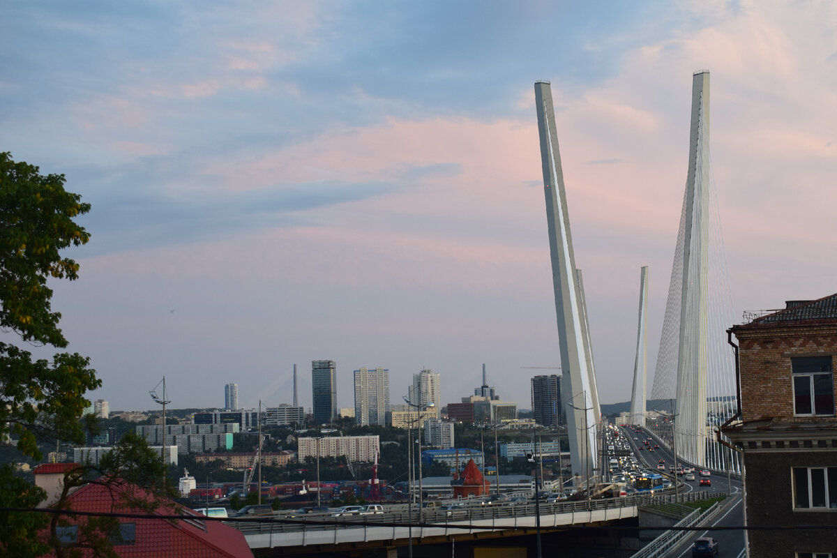 Золотой мост. Фото автора канала "Приключения Тома Сойера"