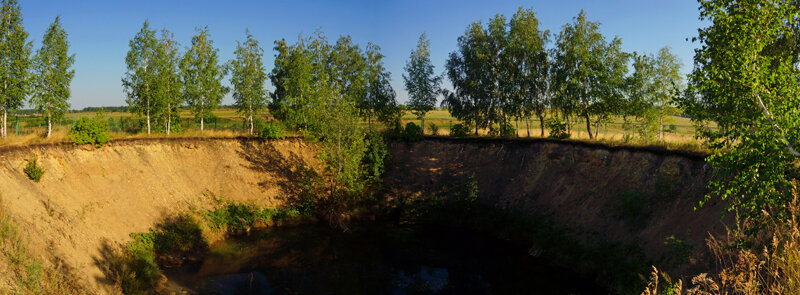 Акташский Провал - это бессточный водоём карстового происхождения.