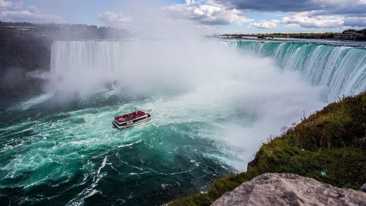    Прогулочная лодка у Ниагарского водопада © Pixabay / Pixabay/Pexels