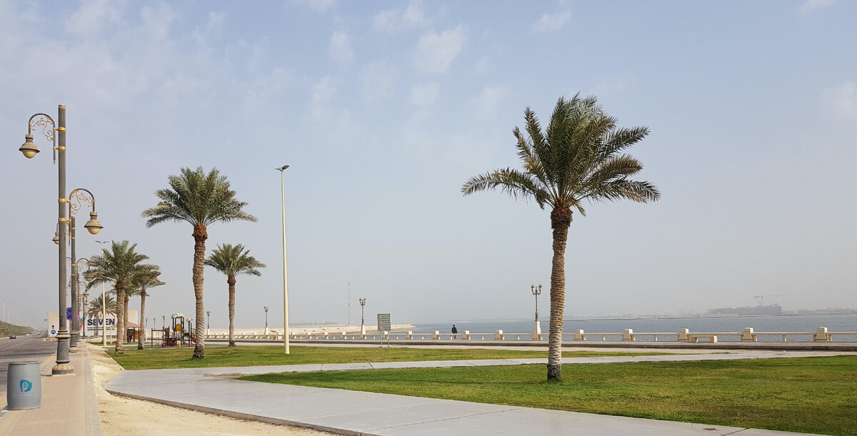 Набережная в Даммам с утра