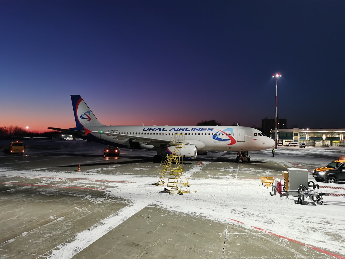 Обзор flight. Аэропорт Спиченково Новокузнецк. Аэробус а319 ИРАЭРО. Аэропорт Новокузнецк Спиченково самолёты. Споттинг в Кольцово.