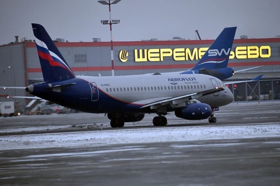     Почувствовавший себя плохо водитель телетрапа в Шереметьево протаранил самолет Владимир ВЕЛЕНГУРИН