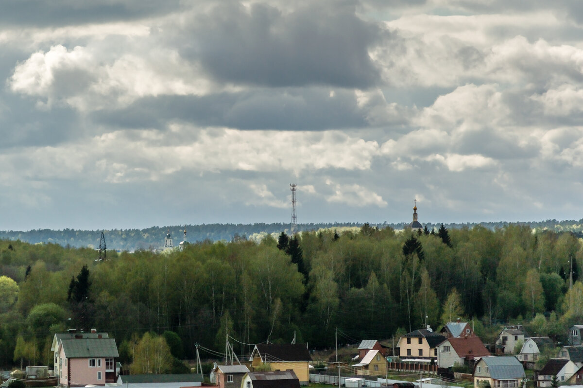 На горизонте купола Боровского монастыря