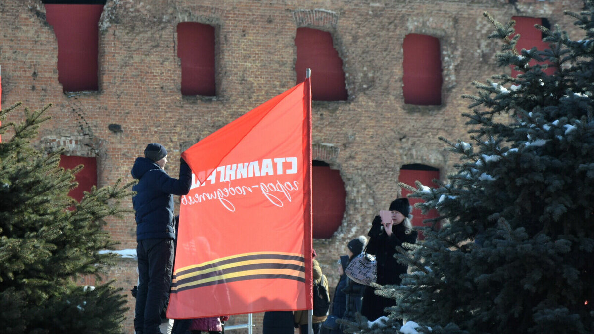     В 2023 году в Волгоградской области официально стали выходными 1 и 2 февраля – дни празднования 80-летия победы в Сталинградской битве. Соответствующее постановление подписал во вторник губернатор Андрей Бочаров.