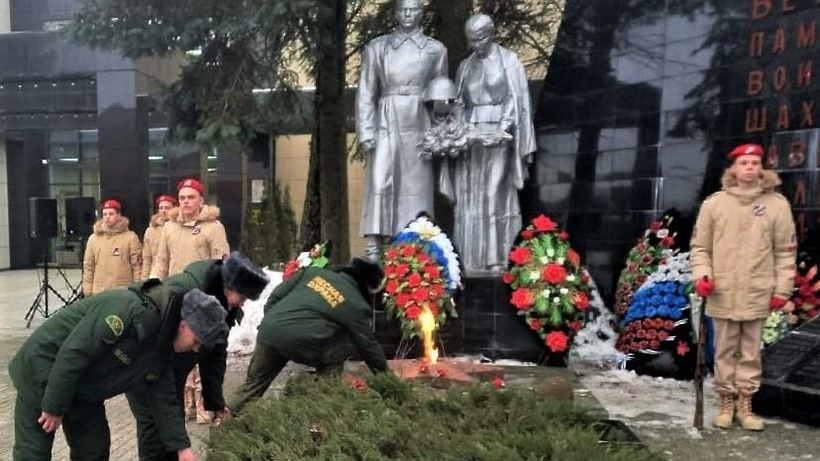    Сотрудники Волоколамского лесничества Московской области на торжественном мероприятии, посвященном 81-й годовщине освобождения шаховской земли от фашистских захватчиков ©Пресс-служба комитета лесного хозяйства Московской области