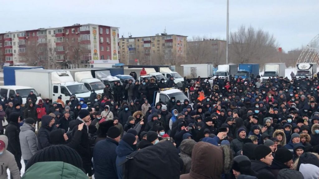 В годовщину январской всеобщей забастовки в Жанаозене Актауской области в 2022 году рабочие снова вышли на протест.