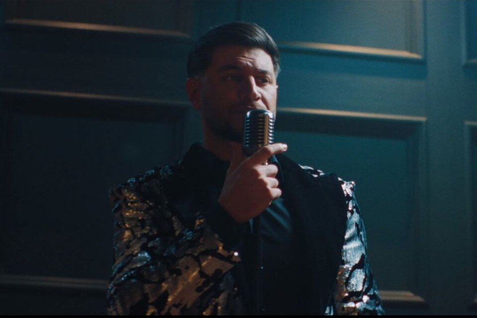     Давид Манукян выпустил новый трек. Фото: youtube\DAVA