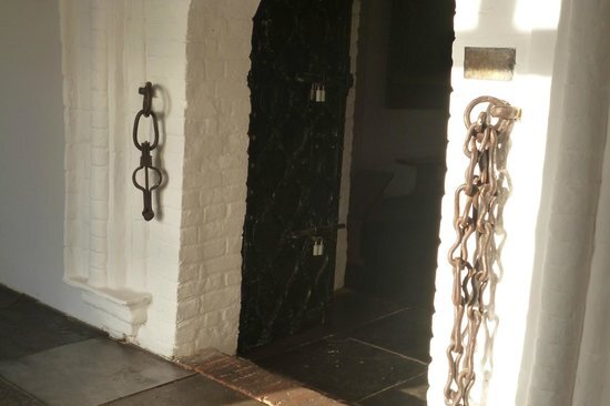 Старочеркасская. Воскресенский войсковой собор. Кандалы Степана Разина (фото из открытых источников).